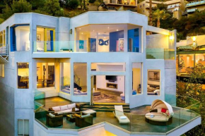 Hollywood Hills Modern Sanctuary–Jaw Dropping View